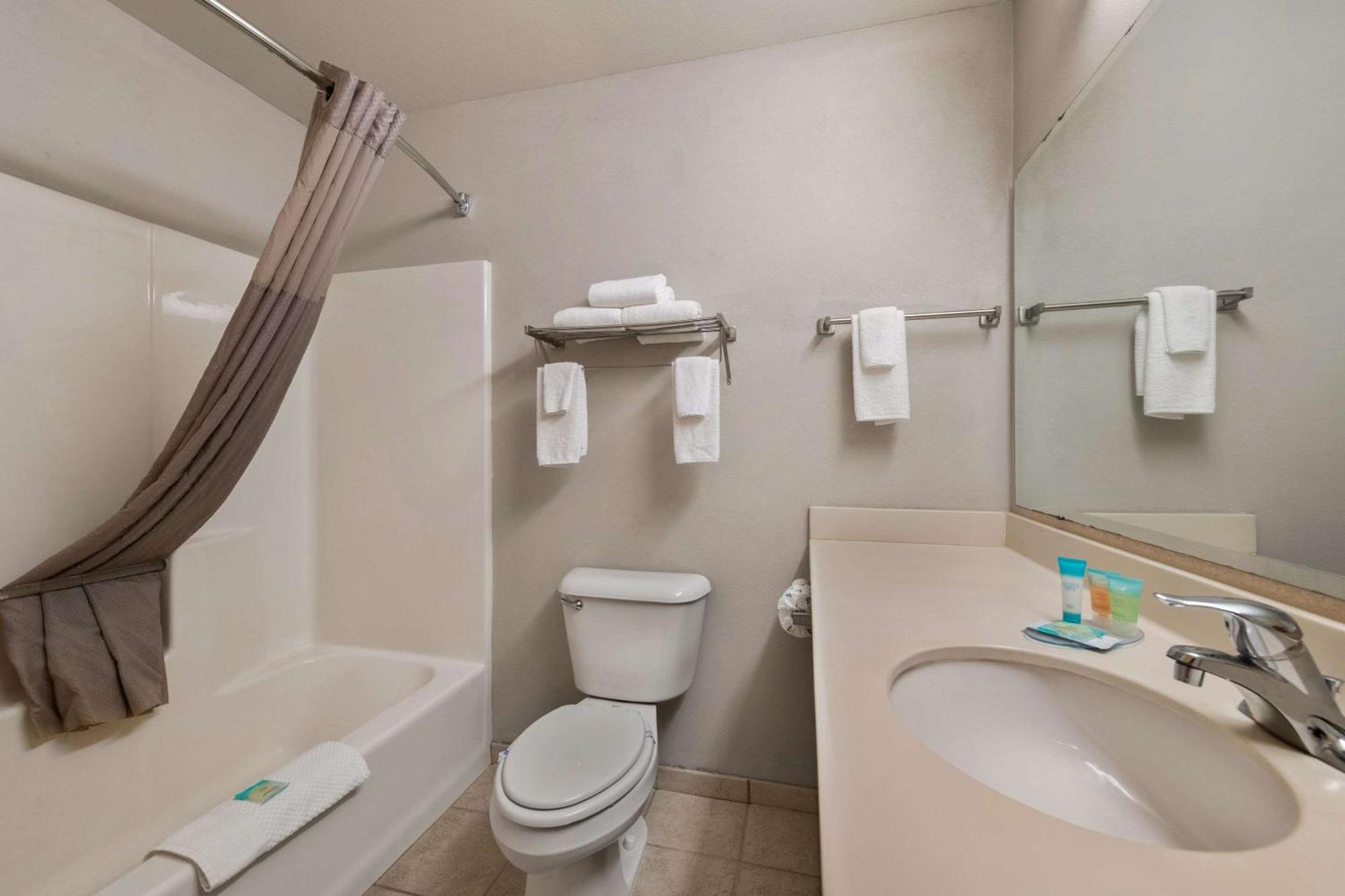 Rodeway Inn & Suites Tomahawk Luaran gambar
