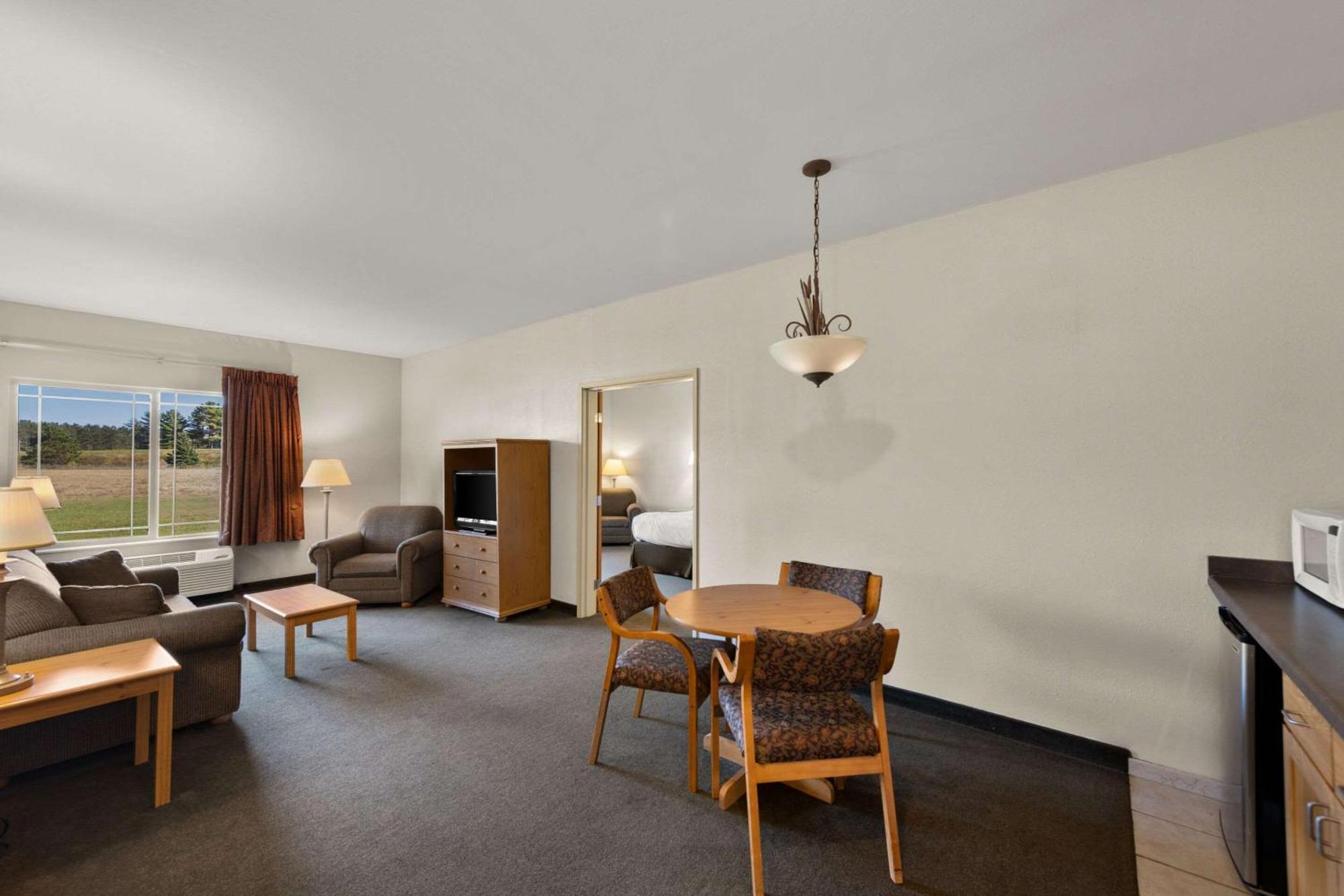 Rodeway Inn & Suites Tomahawk Luaran gambar