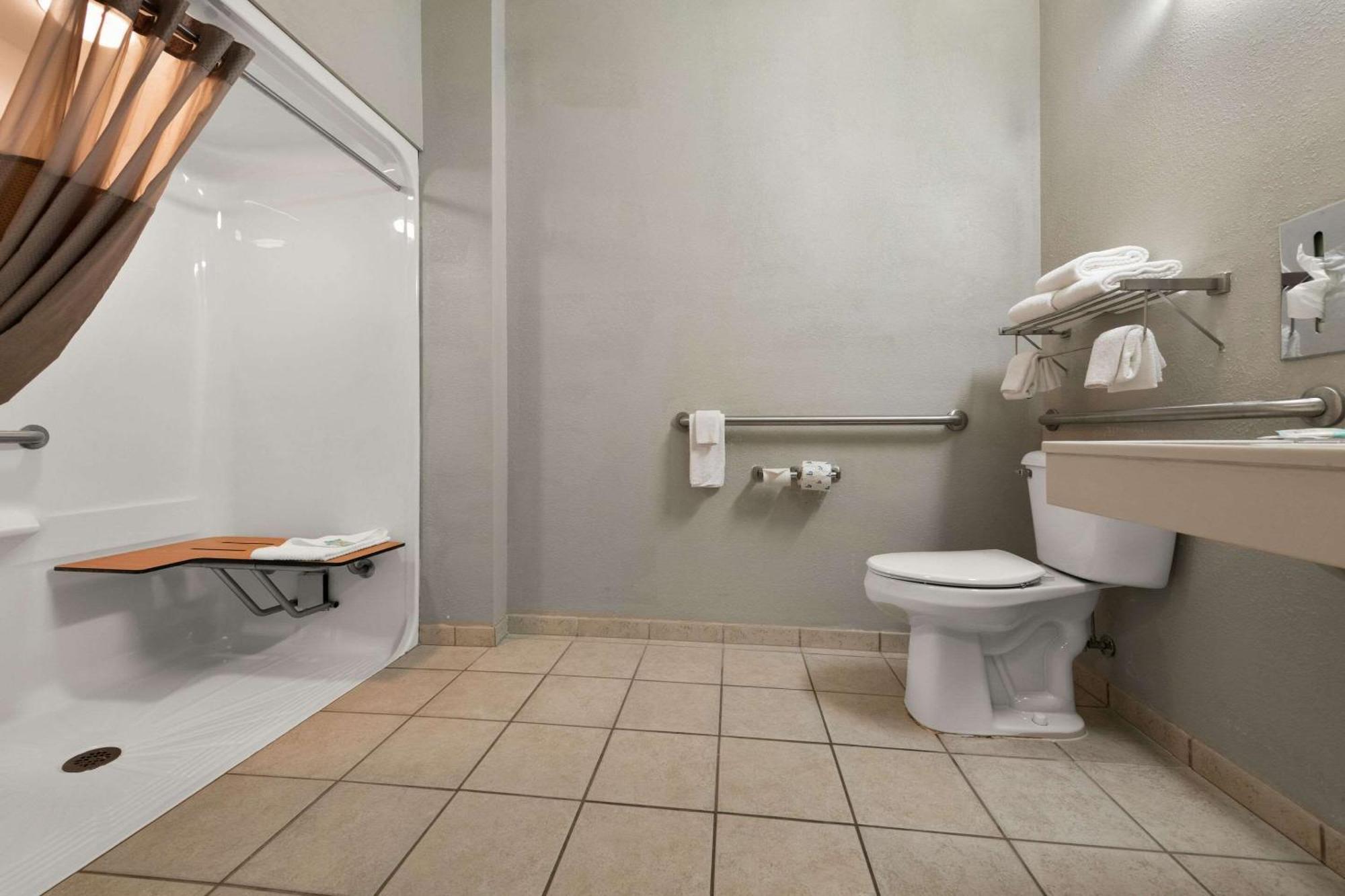 Rodeway Inn & Suites Tomahawk Luaran gambar