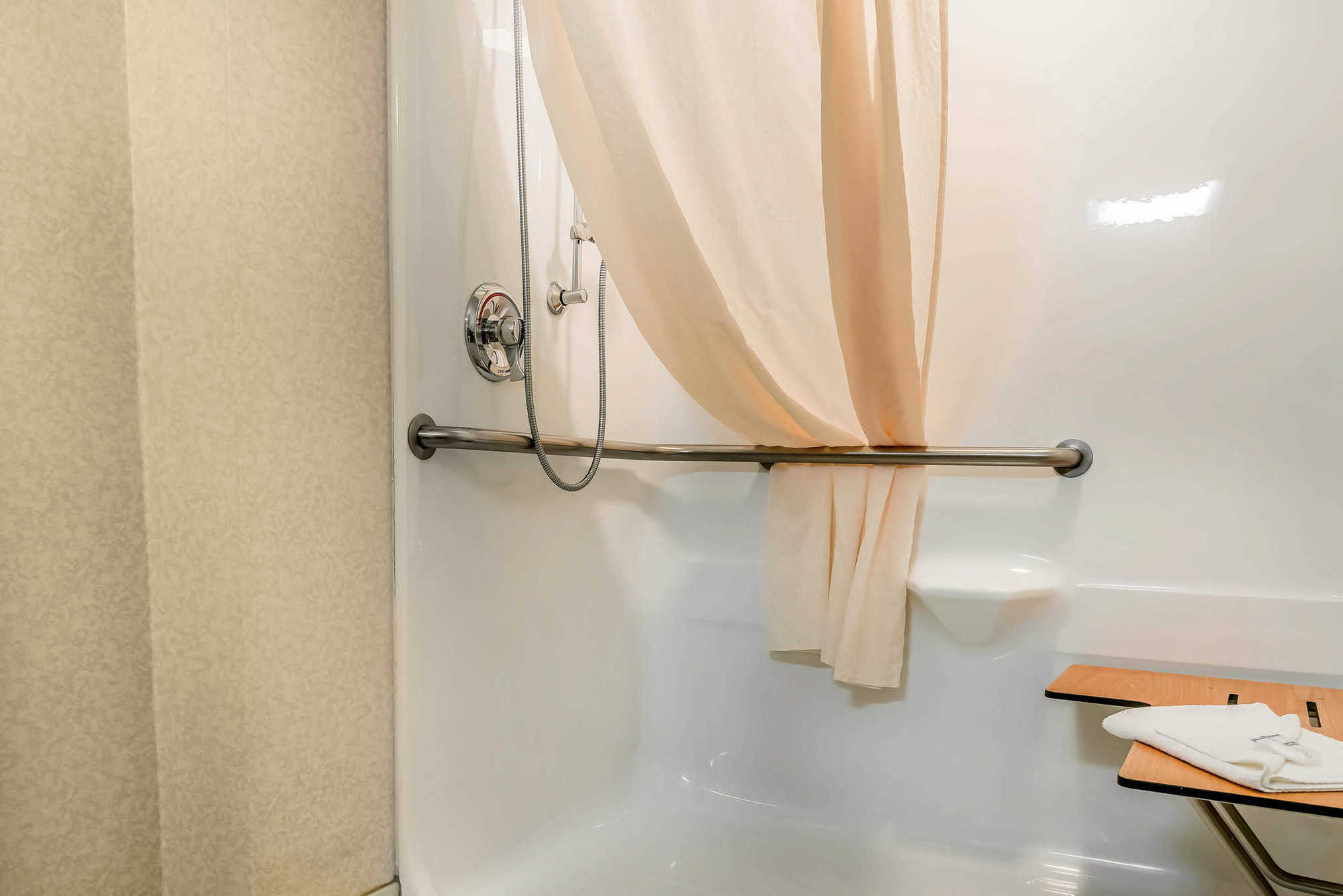 Rodeway Inn & Suites Tomahawk Bilik gambar